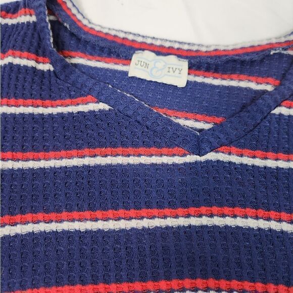 Jun & Ivy Multi Striped V Neck T Shirt - Picture 5 of 7